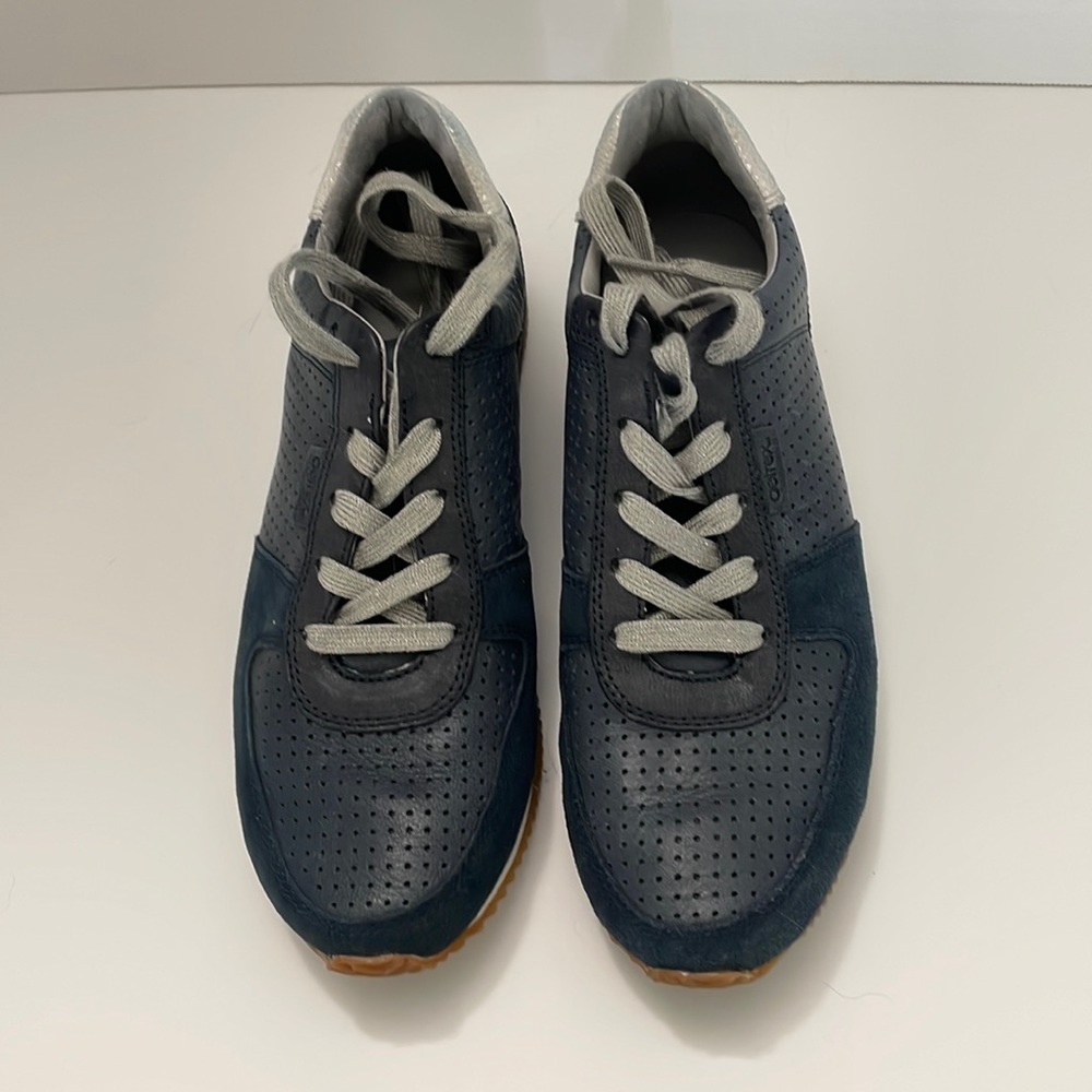Aetrex navy leather sneakers size 40 GUC